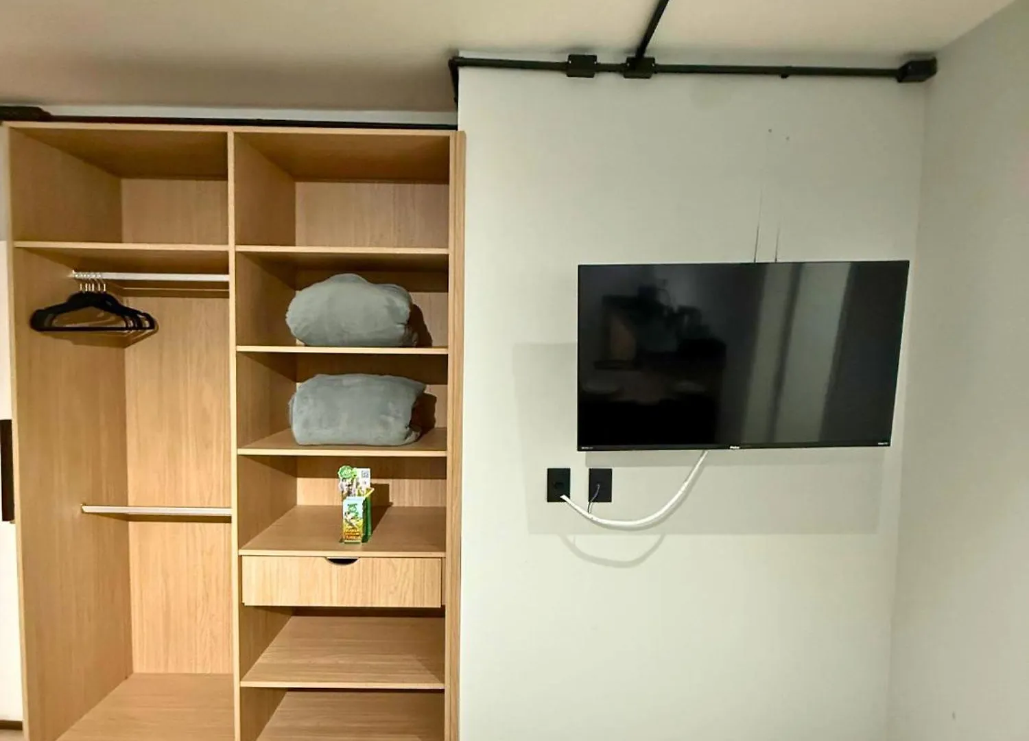 Studios 422 Помероди